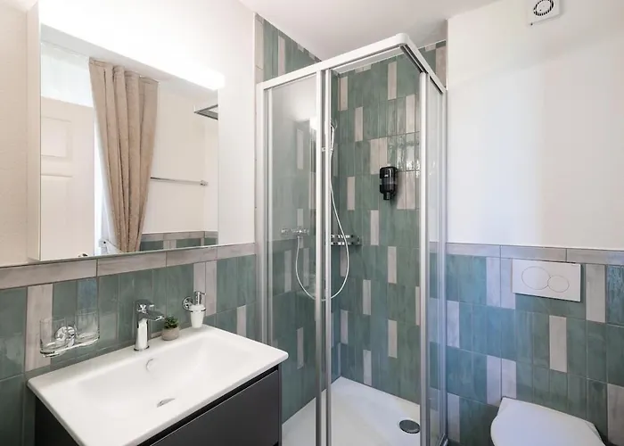 Betweenlakes 1st Floor East شقة